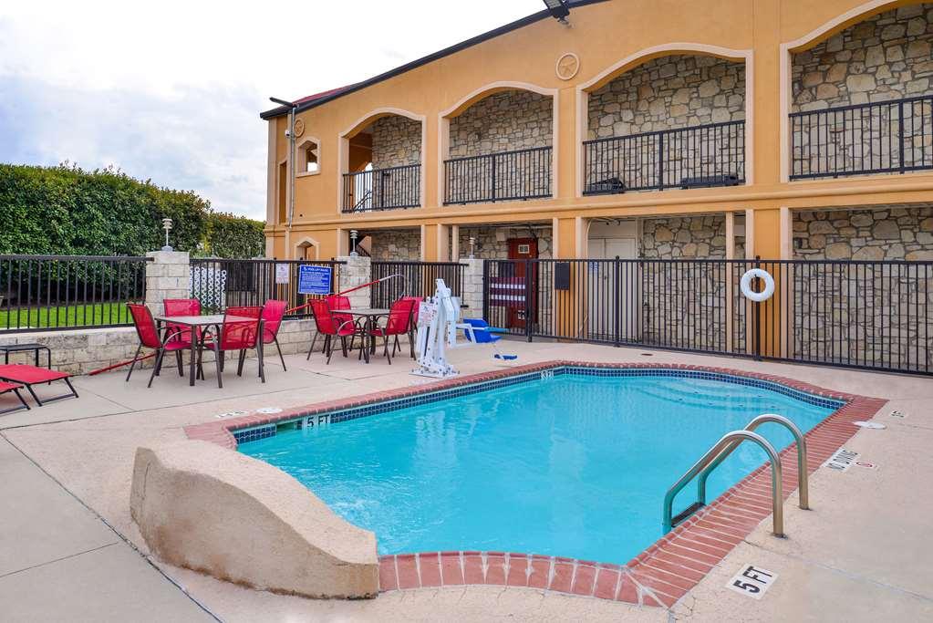Americas Value Motel Buda