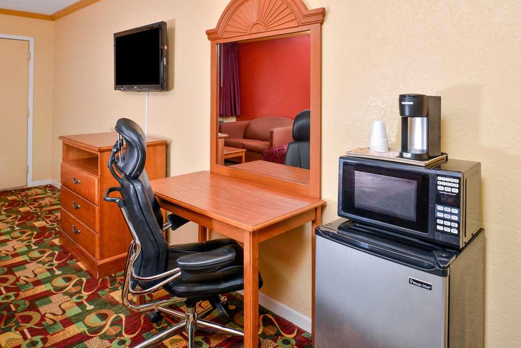 Americas Value Motel Buda