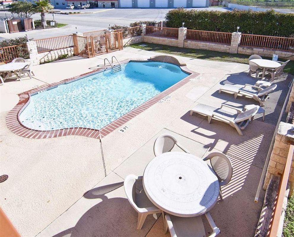 Motel Americas Value Buda
