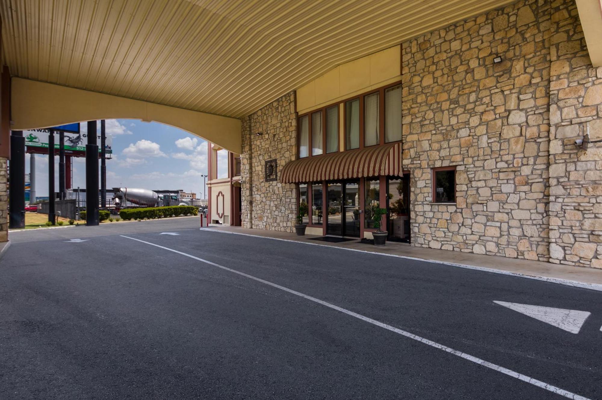 Americas Value Motel Buda